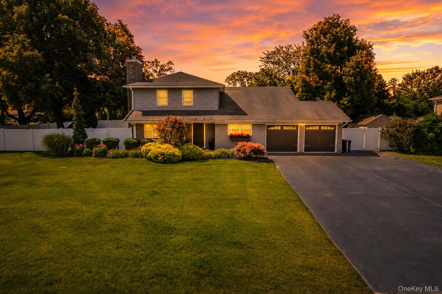 8 Feather Lane, Commack NY 11725
