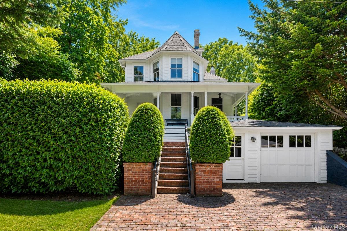 11 Prospect Avenue, Shelter Island Heights NY 11965
