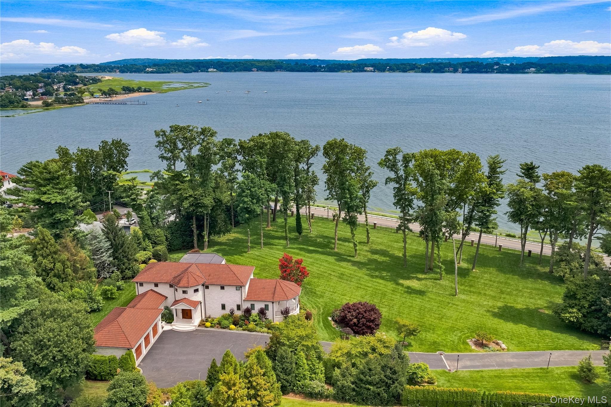 900 W Shore Road, Mill Neck NY 11765