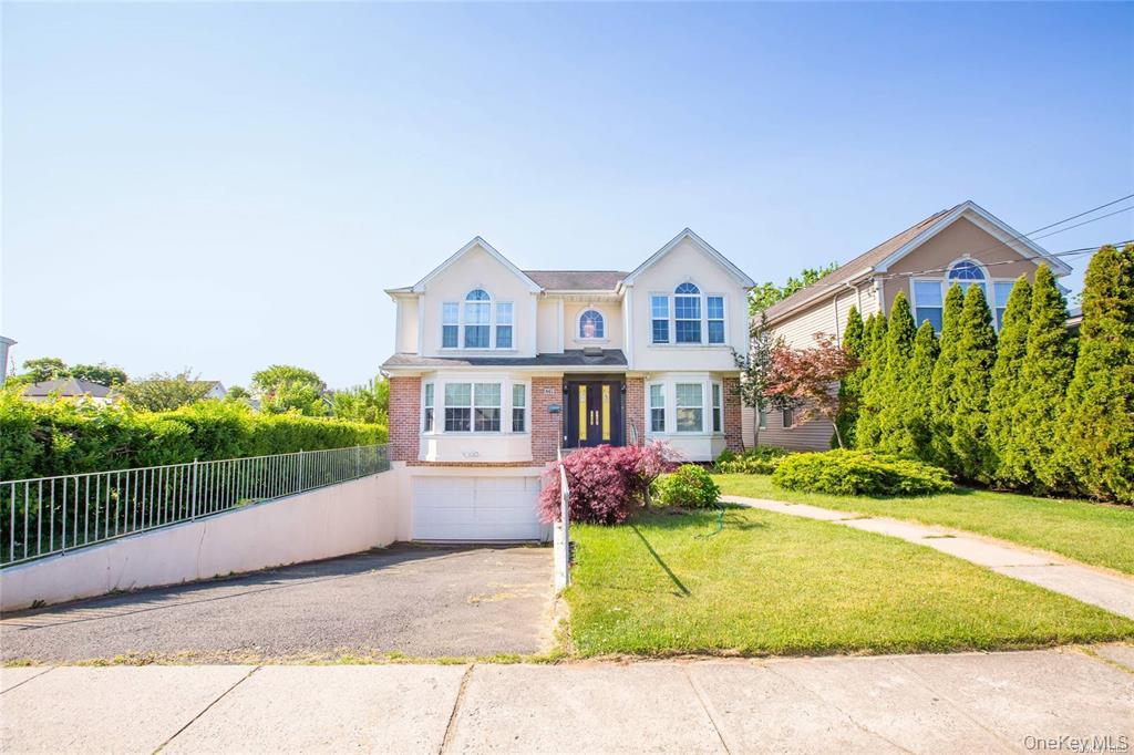 66 Maple Street Unit A, Roslyn Heights NY 11577