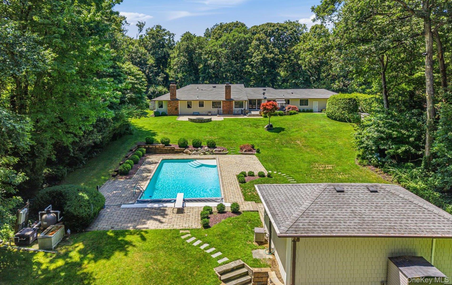 15 Tiber Road, Oyster Bay Cove NY 11791