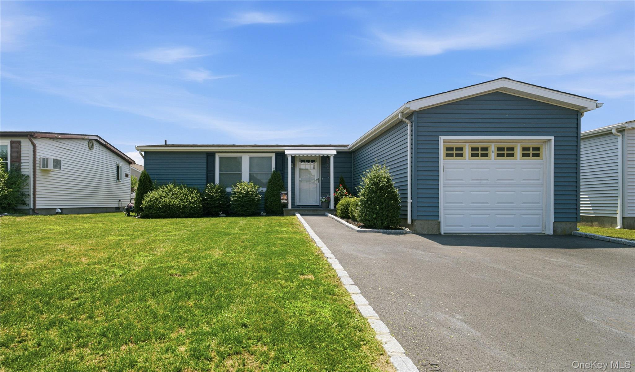 35 Village Circle S, Manorville NY 11949