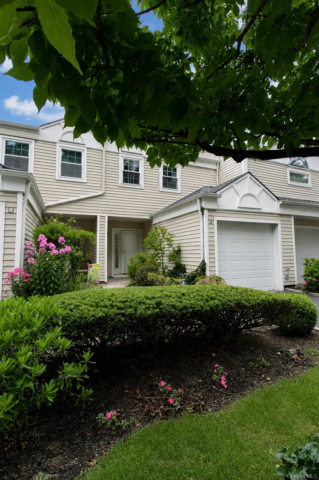 3 Pidgeon Court, Manorville NY 11949