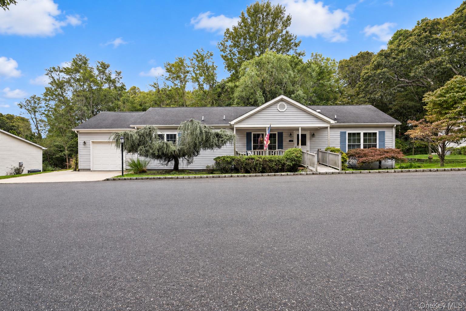 1407 Middle Road Unit 245, Calverton NY 11933