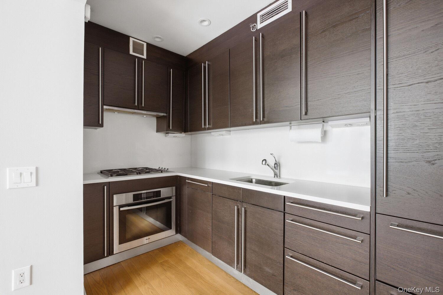 464 W 44TH Street Unit 3H, Manhattan NY 10036