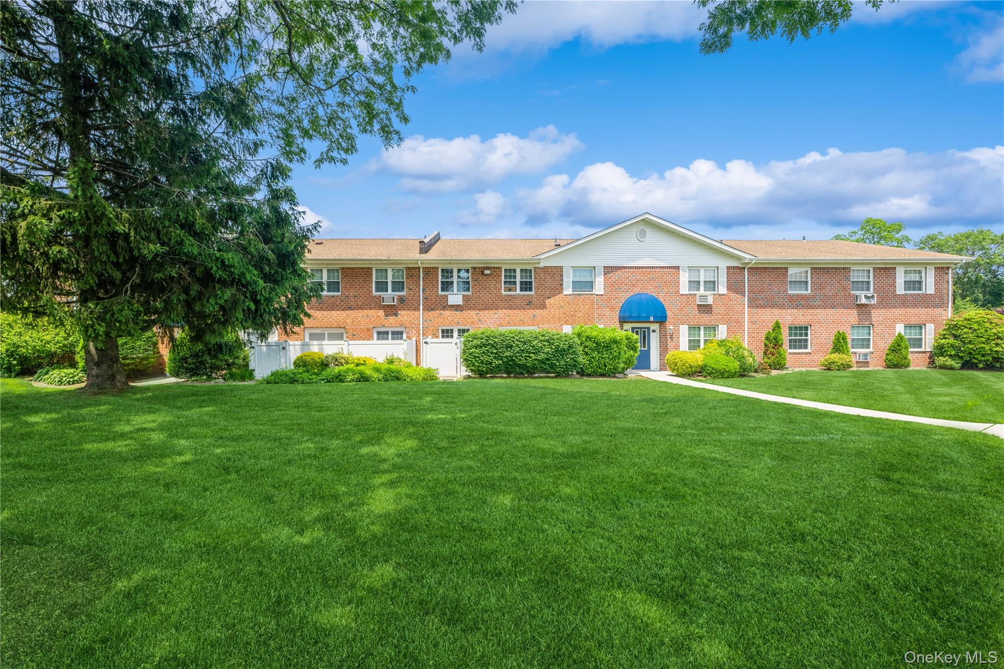 460 Old Town Road Unit 8J, Port Jefferson Station NY 11776