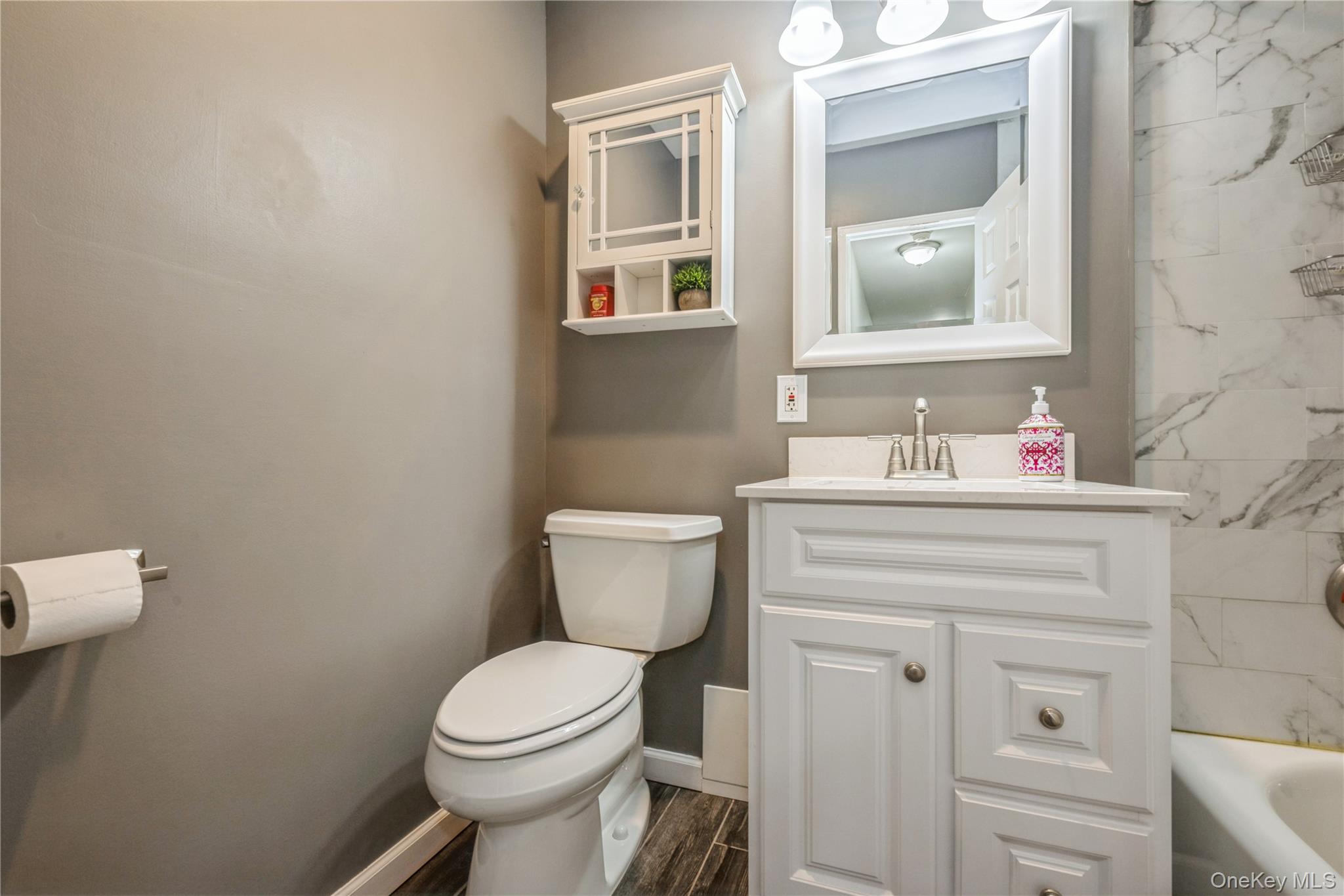 460 Old Town Road Unit 8J, Port Jefferson Station NY 11776
