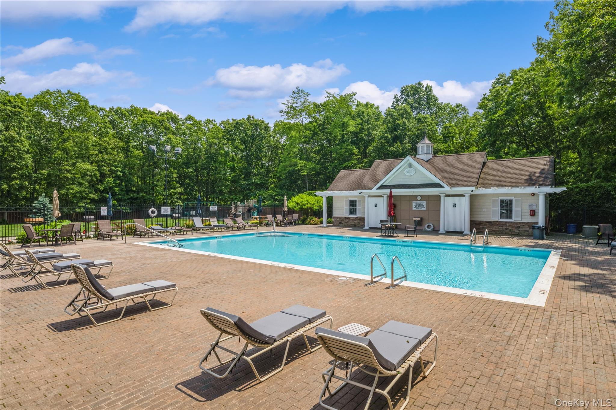 460 Old Town Road Unit 8J, Port Jefferson Station NY 11776