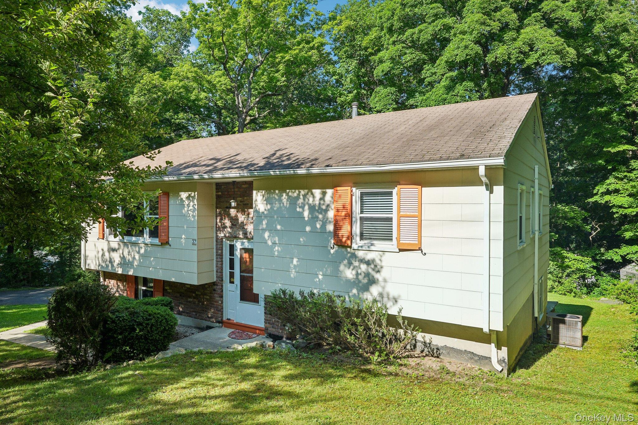 37 Nursery Road, Tuxedo Park NY 10987