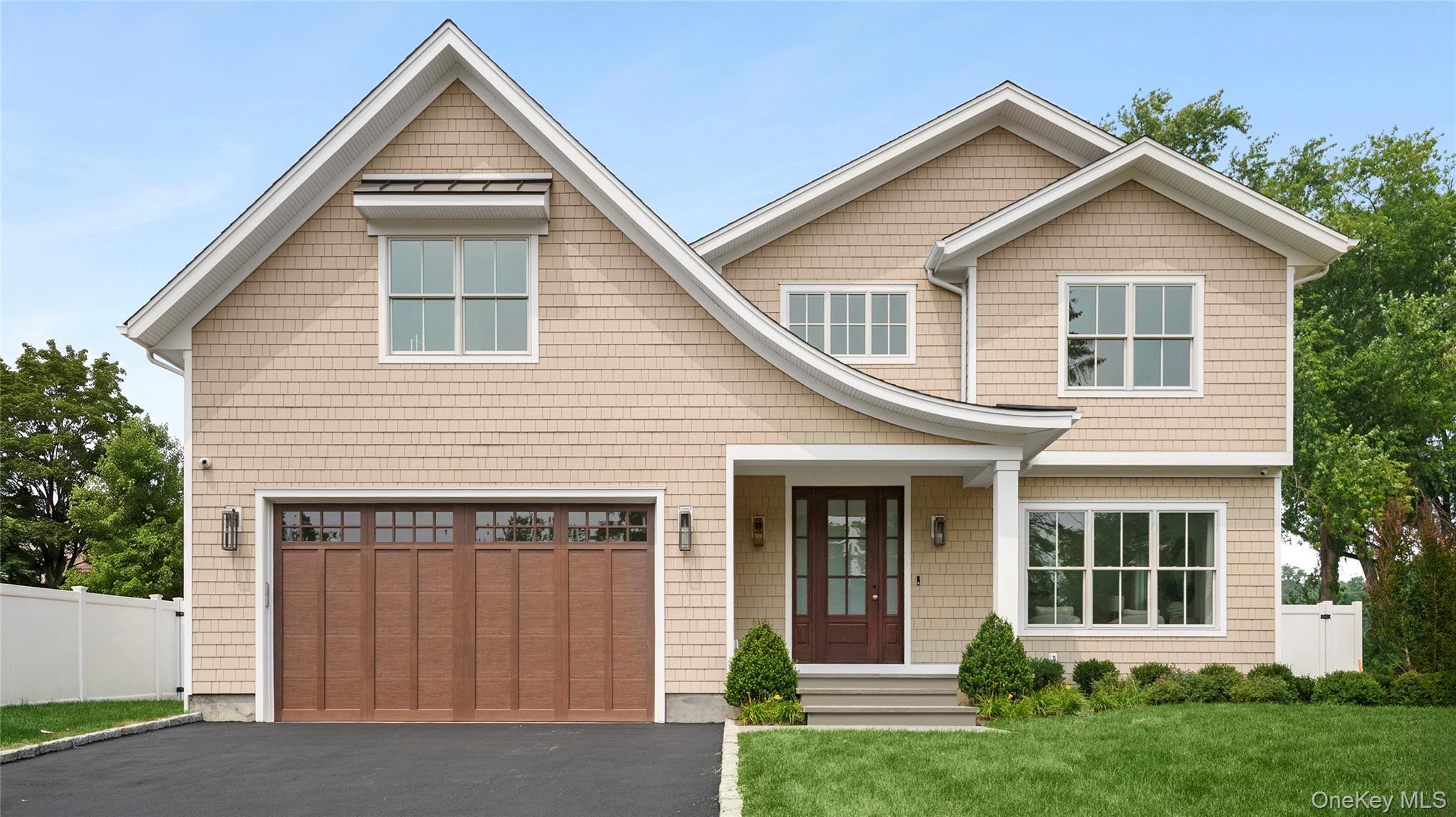 738 Motts Cove Road N, Glen Head NY 11545