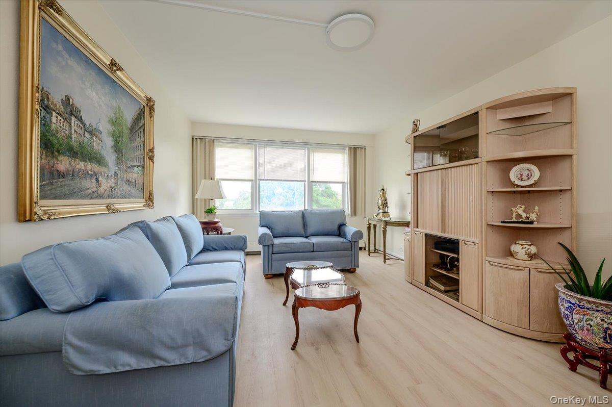 172-70 Highland Avenue Unit 9-L, Jamaica Estates NY 11432