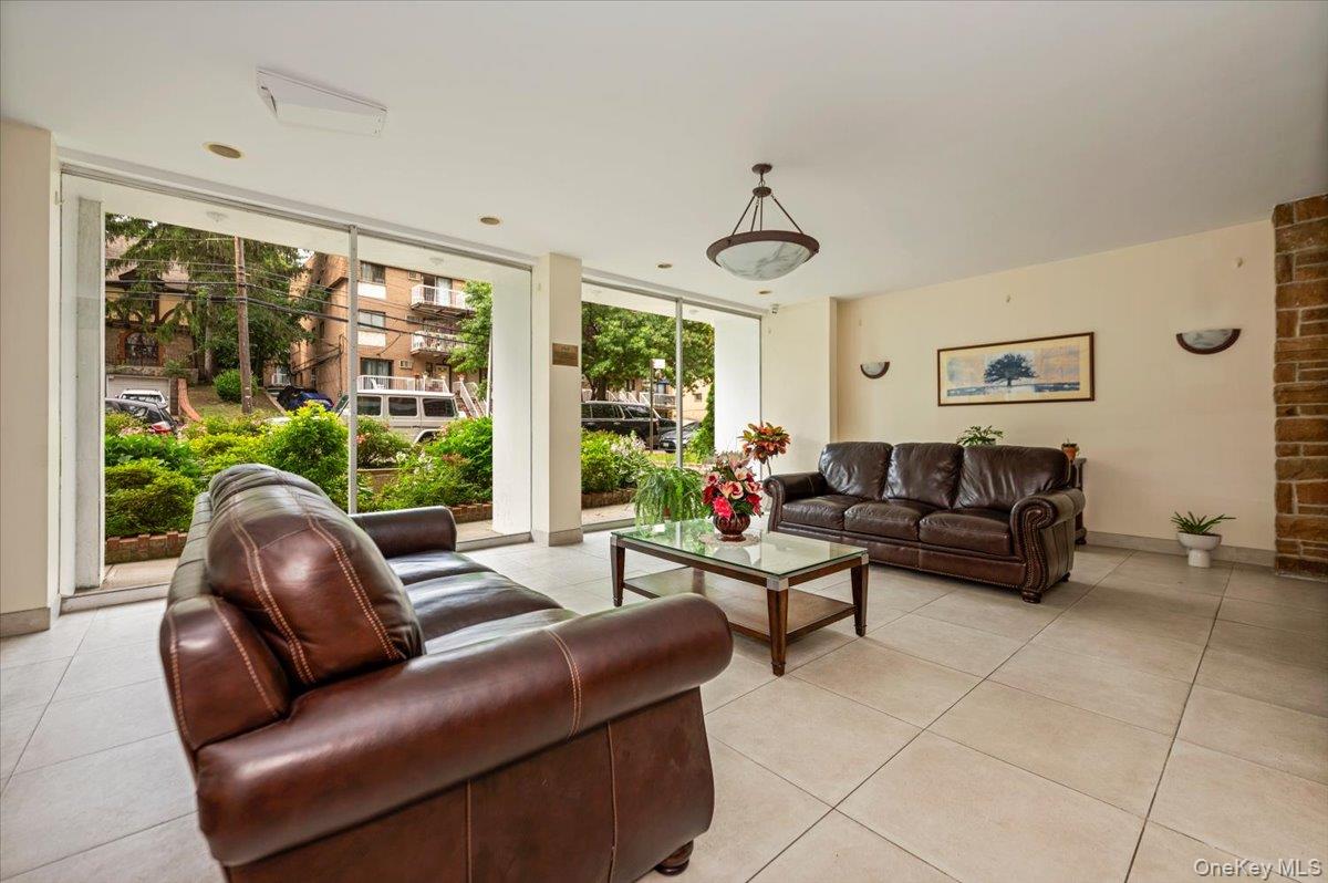 172-70 Highland Avenue Unit 9-L, Jamaica Estates NY 11432
