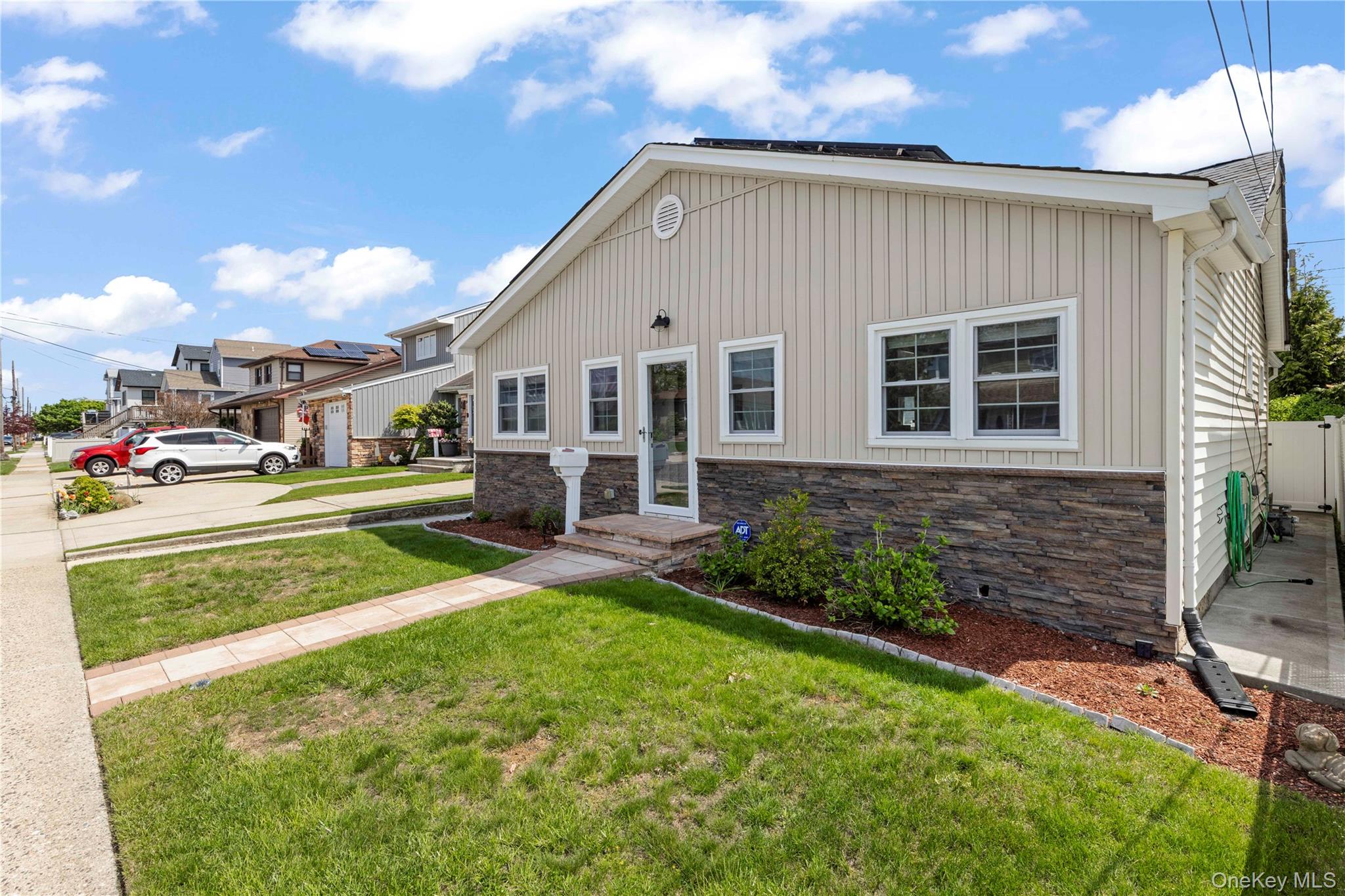 15 Kent Road, Island Park NY 11558