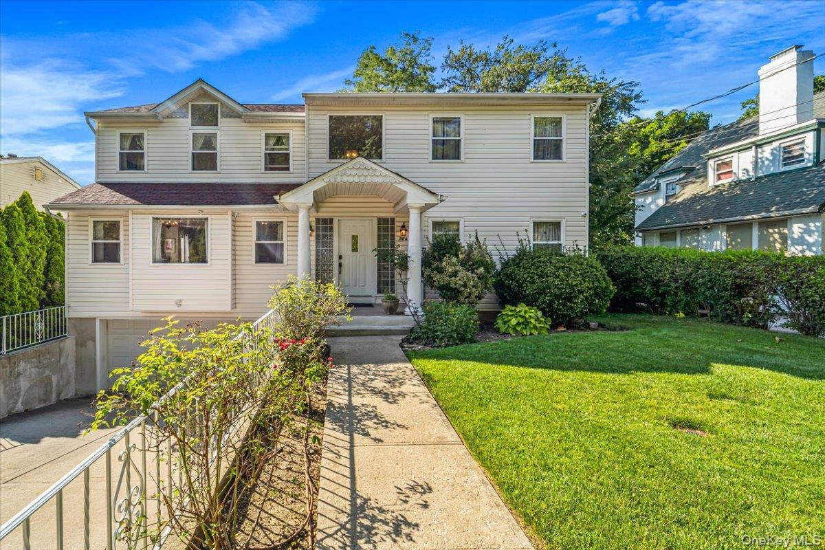70 Manor Drive Unit A, Great Neck NY 11020