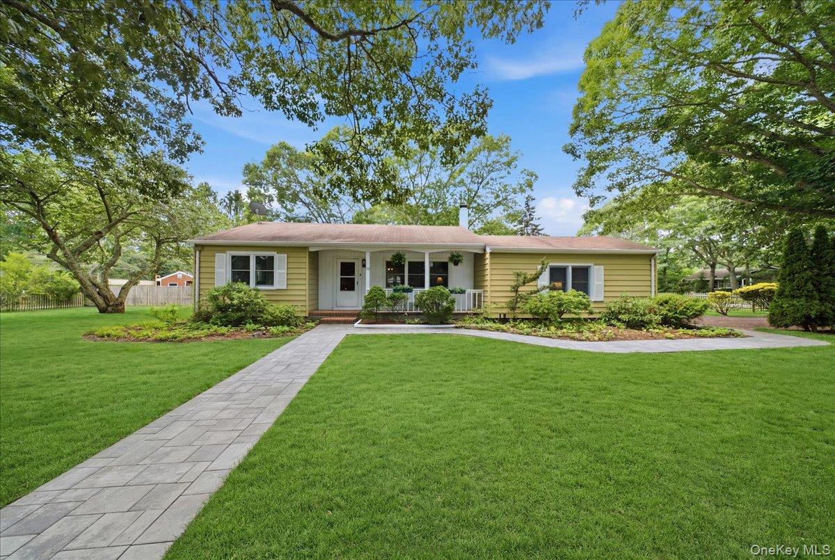 10 Graham Road, Hampton Bays NY 11946
