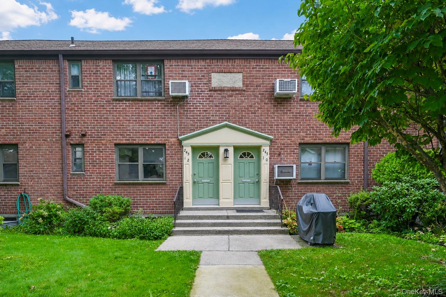 245-12 62 Avenue Unit 2nd Floor, Douglaston NY 11362