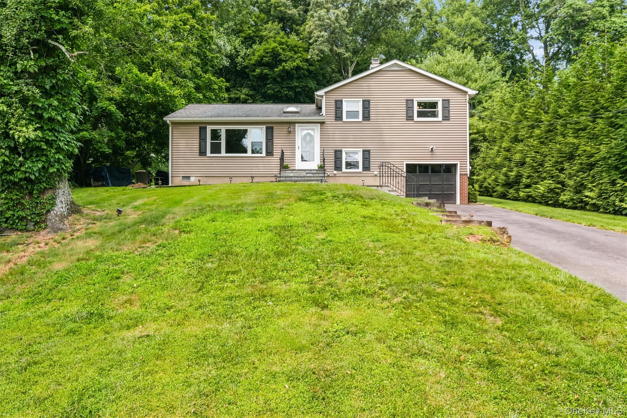 17 Ridge Road, Cortlandt Manor NY 10567