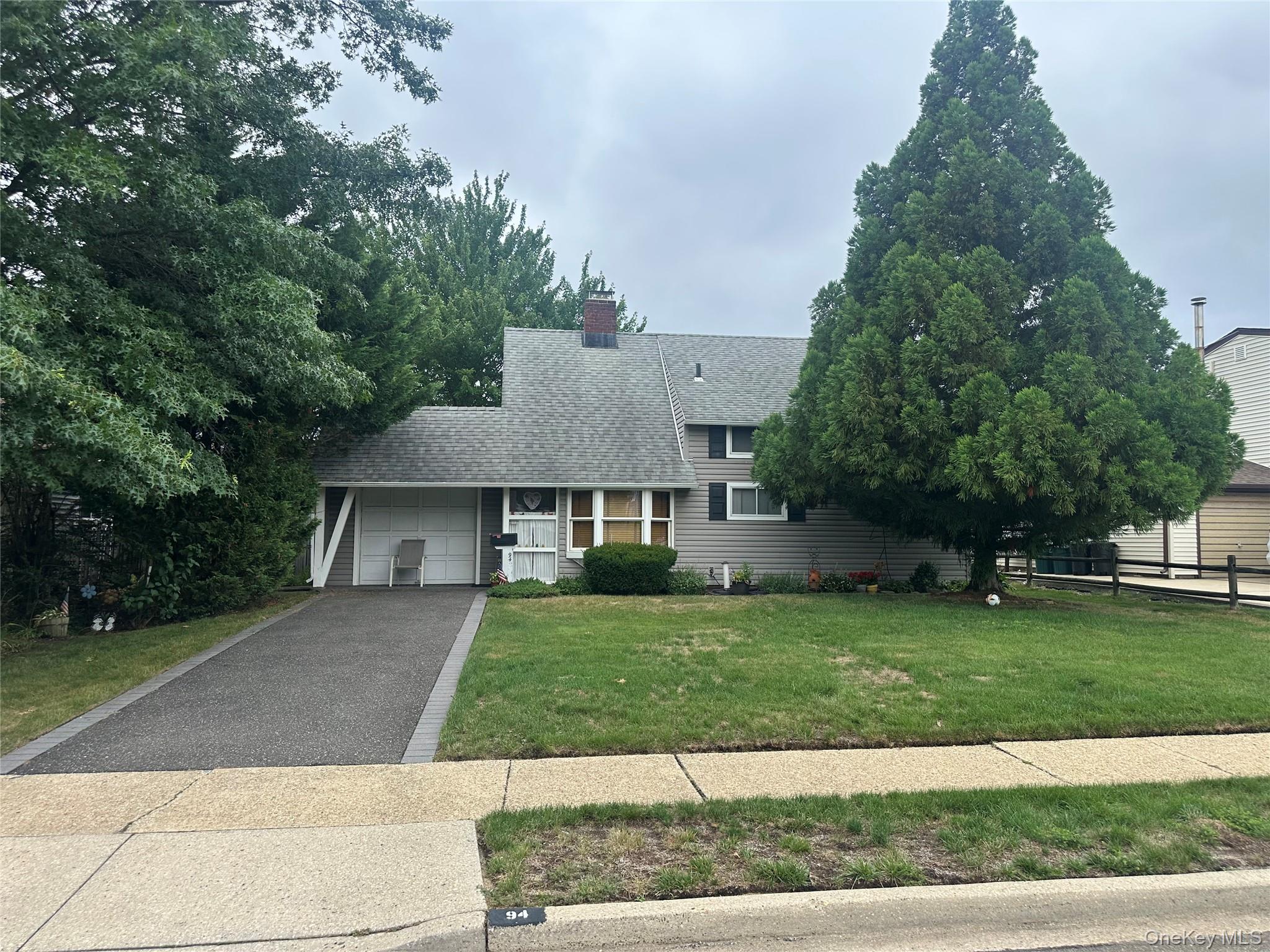 94 Willowood Drive, Wantagh NY 11793