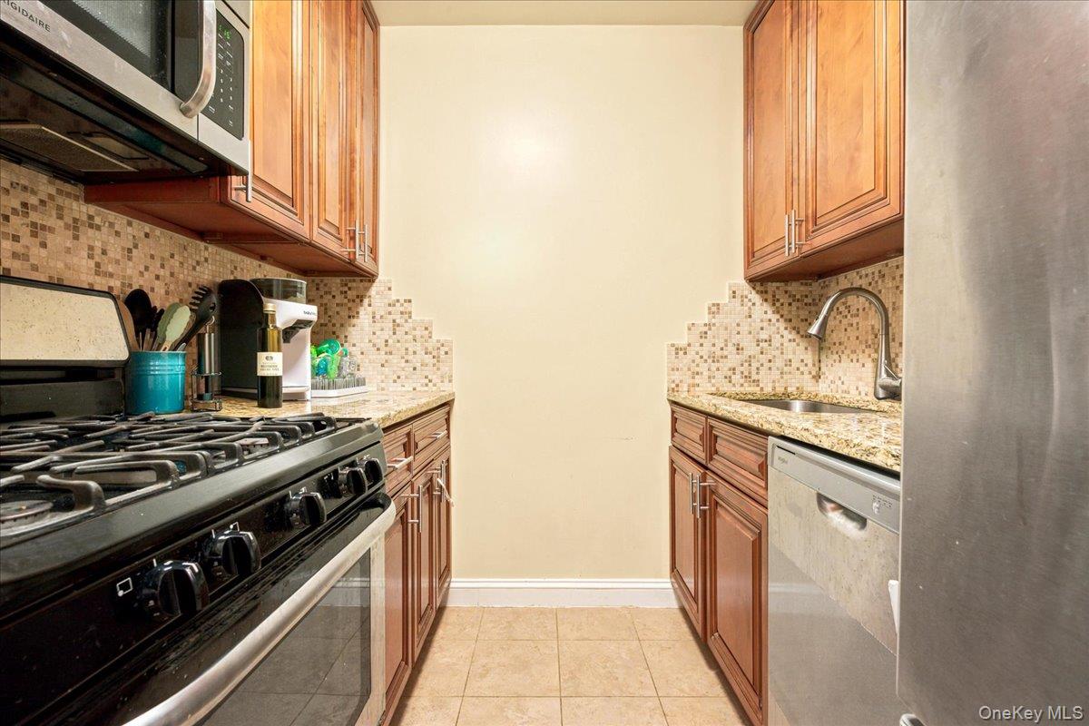 70-25 Yellowstone Boulevard Unit 7X, Forest Hills NY 11375