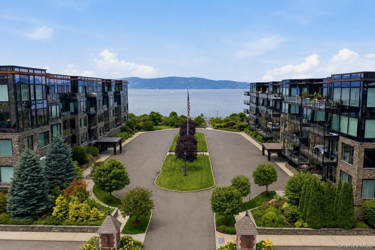 16 Rivers Edge Drive Unit 201, Tarrytown NY 10591