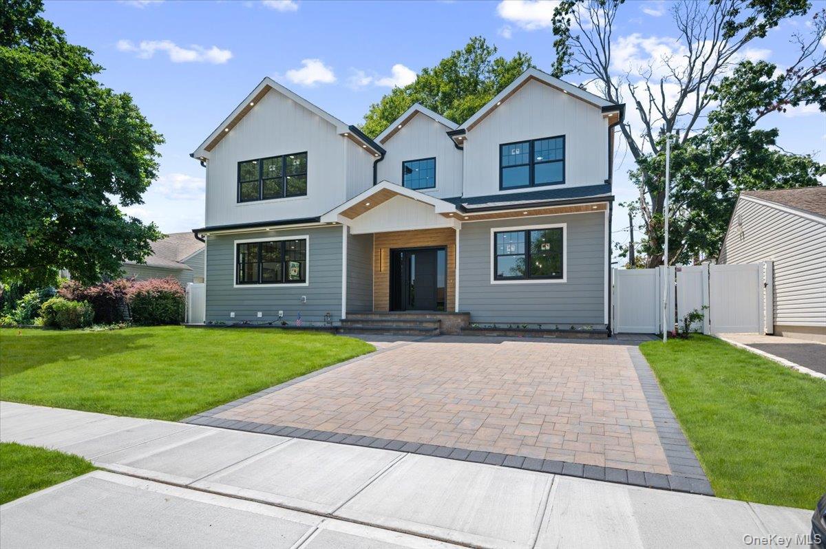 517 Corral Run, Bethpage NY 11714