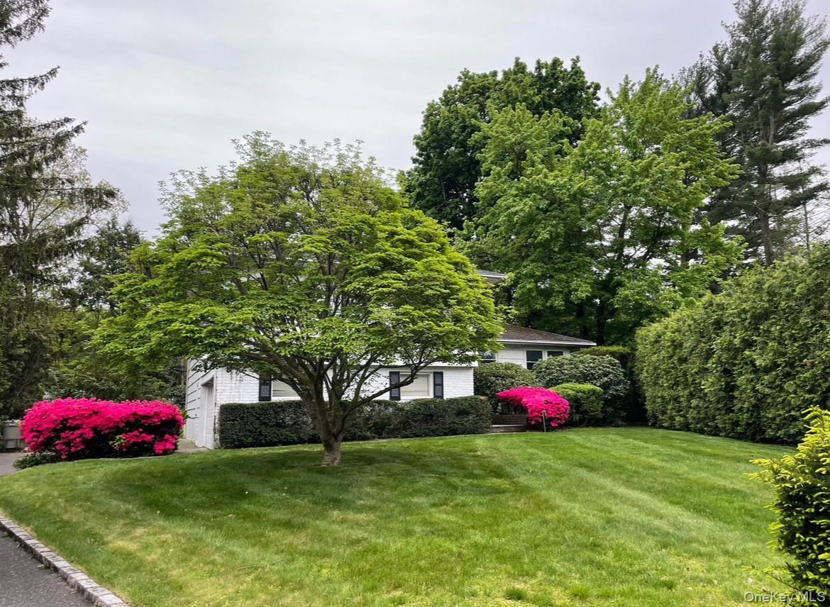 6 Preston Court, Glen Cove NY 11542