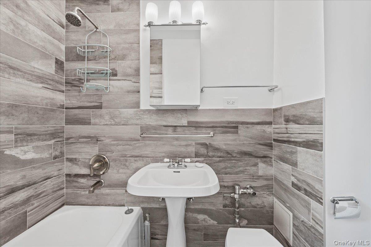 50 Park Terrace E Unit 1LM, Manhattan NY 10034