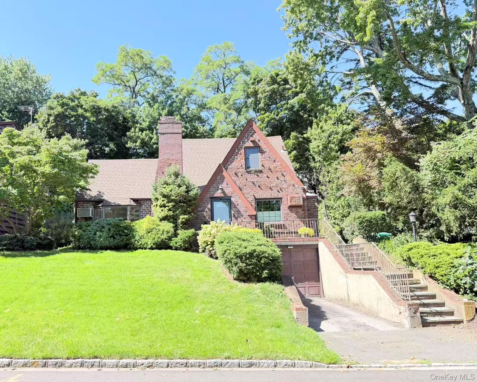 11 W Terrace Road, Great Neck NY 11021