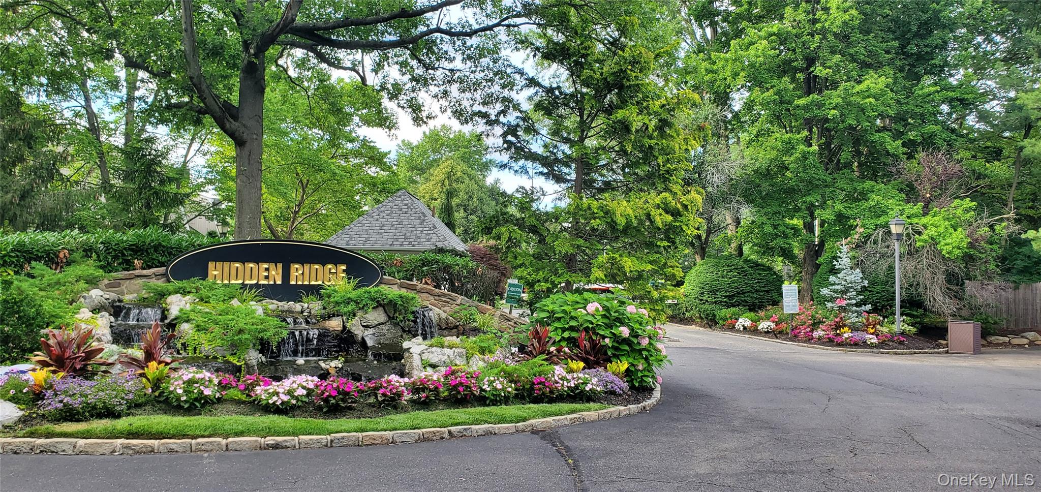 175 The Vale, Syosset NY 11791