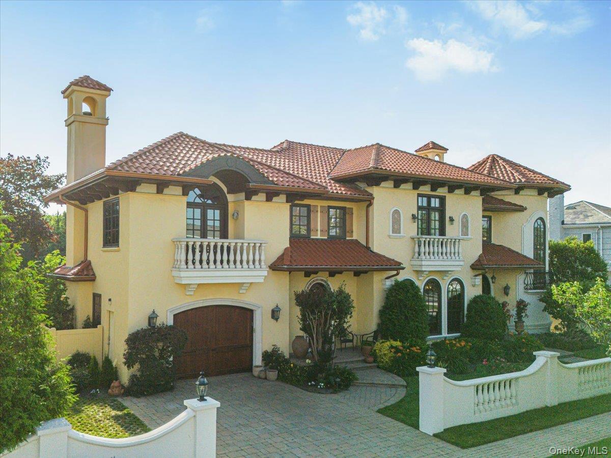 81 Montgomery Boulevard, Atlantic Beach NY 11509