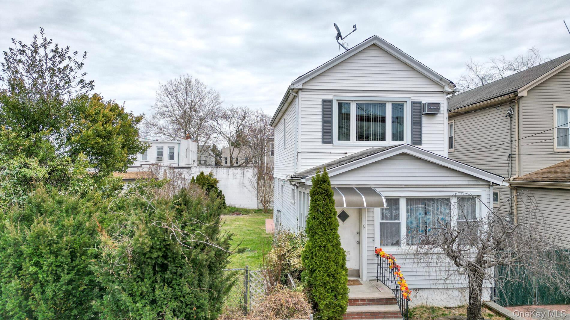 7025 71st Place, Glendale NY 11385