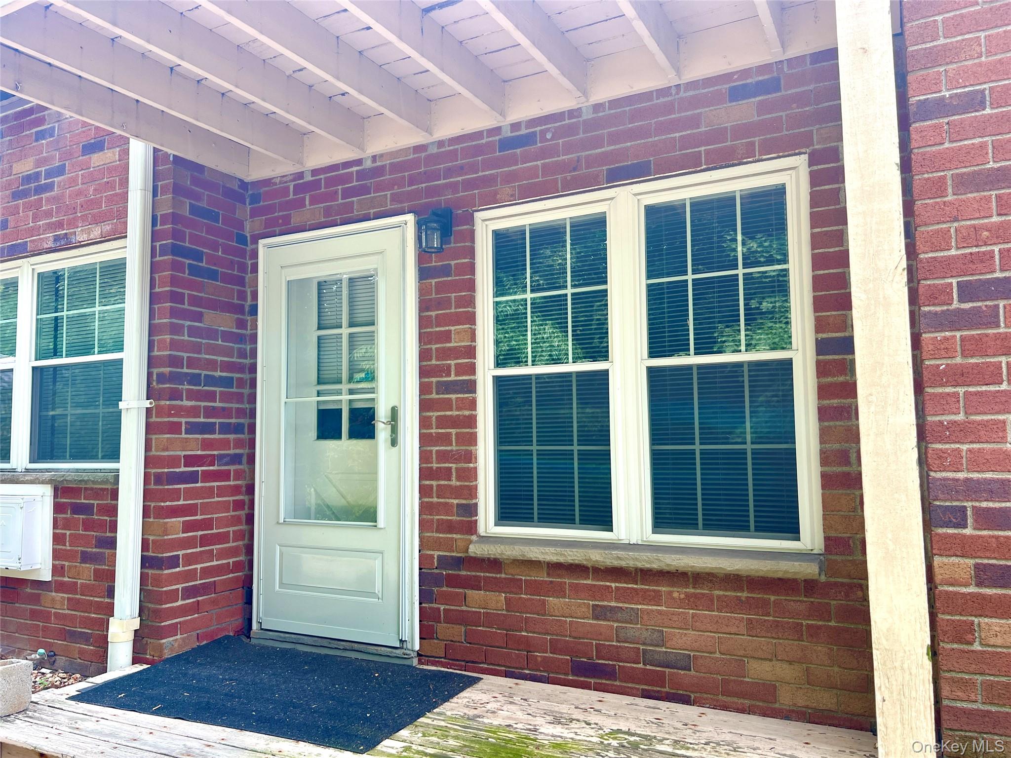4 Colonial Road Unit 100, Beacon NY 12508