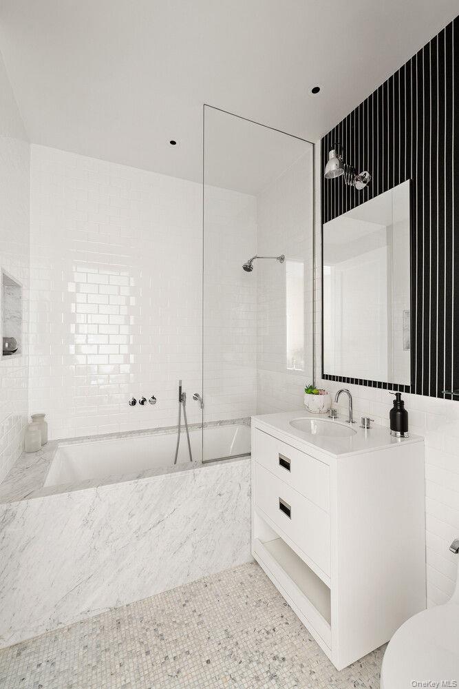143 READE Street Unit 17S, Manhattan NY 10013