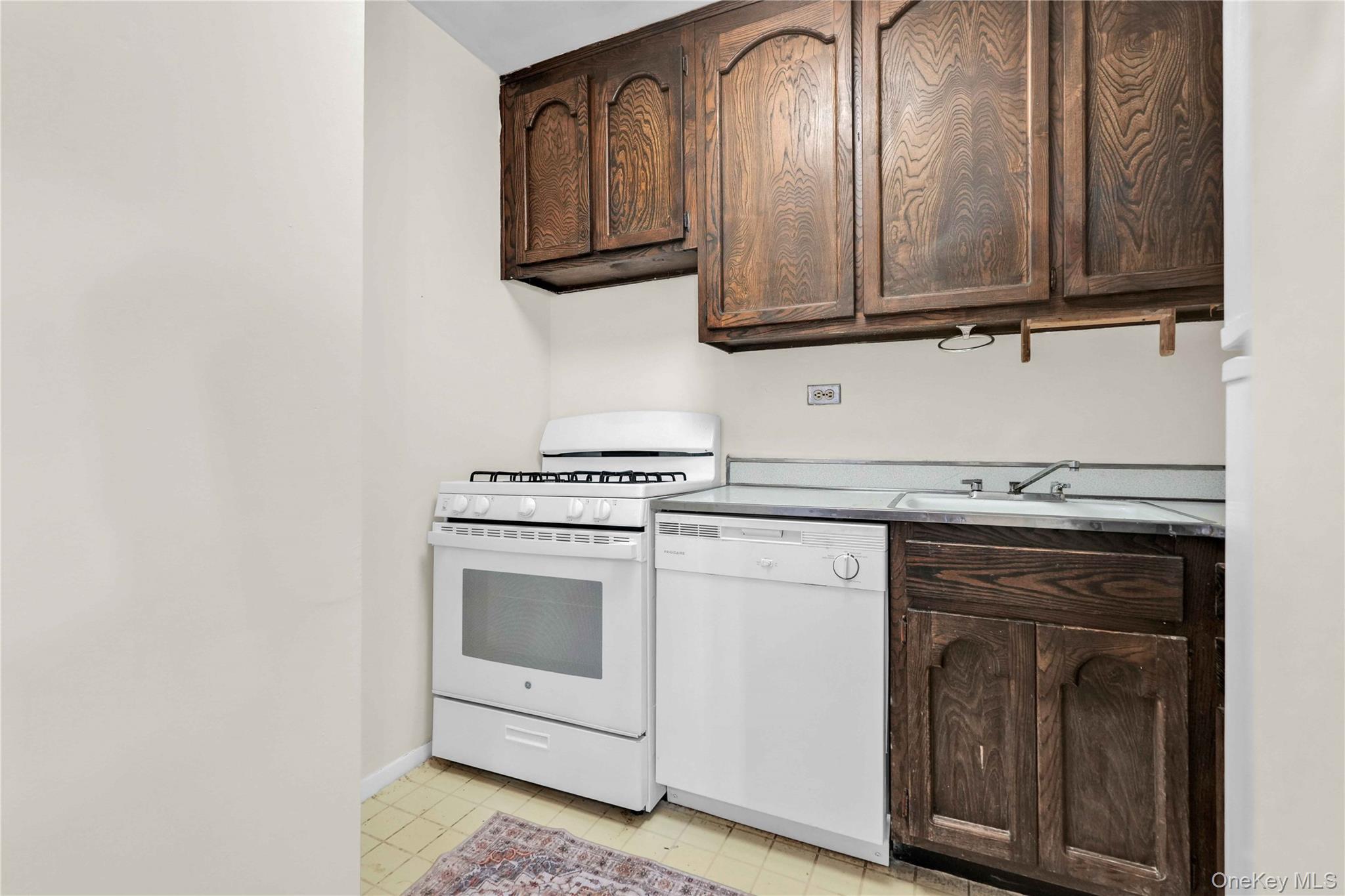 175-20 Wexford Terrace Unit 10A, Jamaica Estates NY 11432