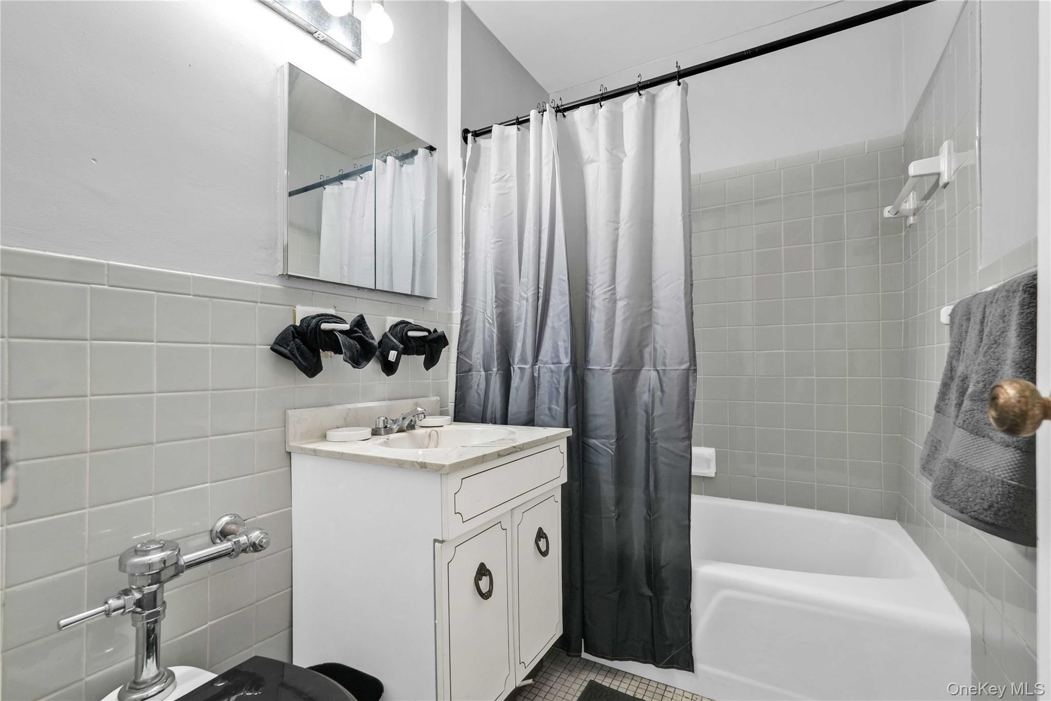 175-20 Wexford Terrace Unit 10A, Jamaica Estates NY 11432