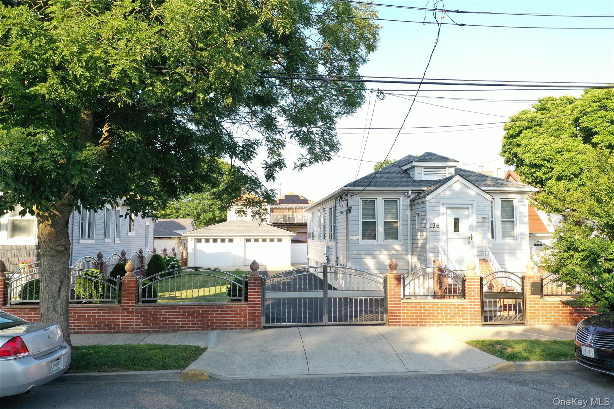 196 Hosmer Avenue, Bronx NY 10465