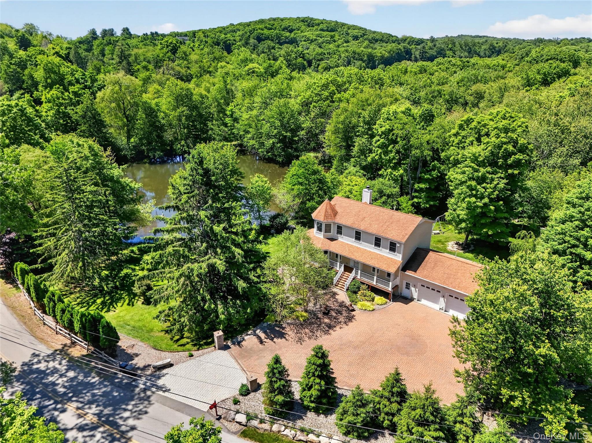 433 Barrett Hill Road, Mahopac NY 10541