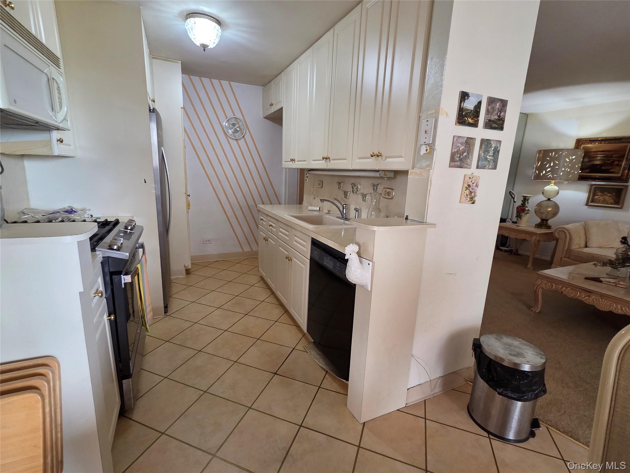 18-05 215th Street Unit 5D, Bayside NY 11360