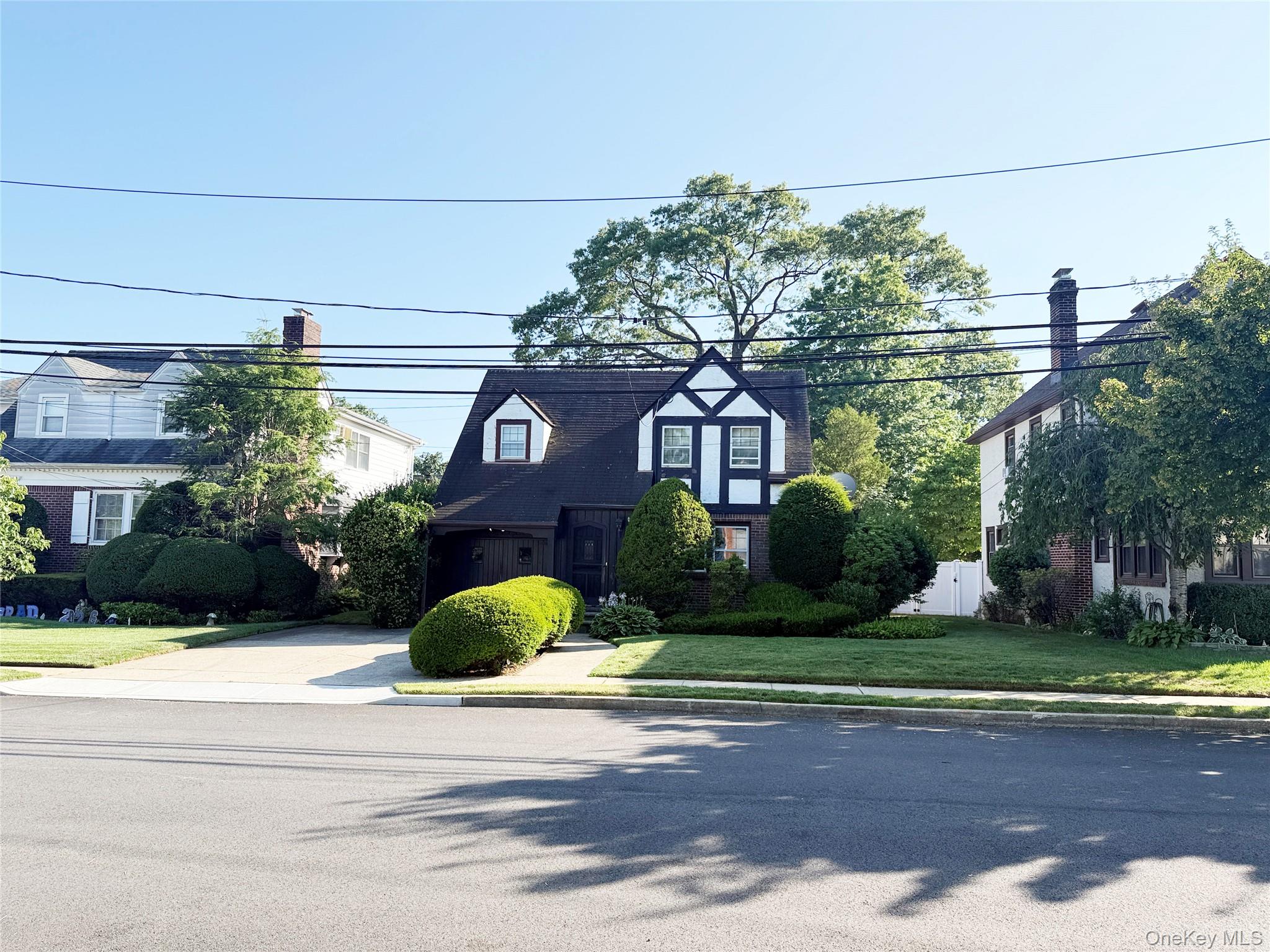 266 E Chester Street, Valley Stream NY 11580