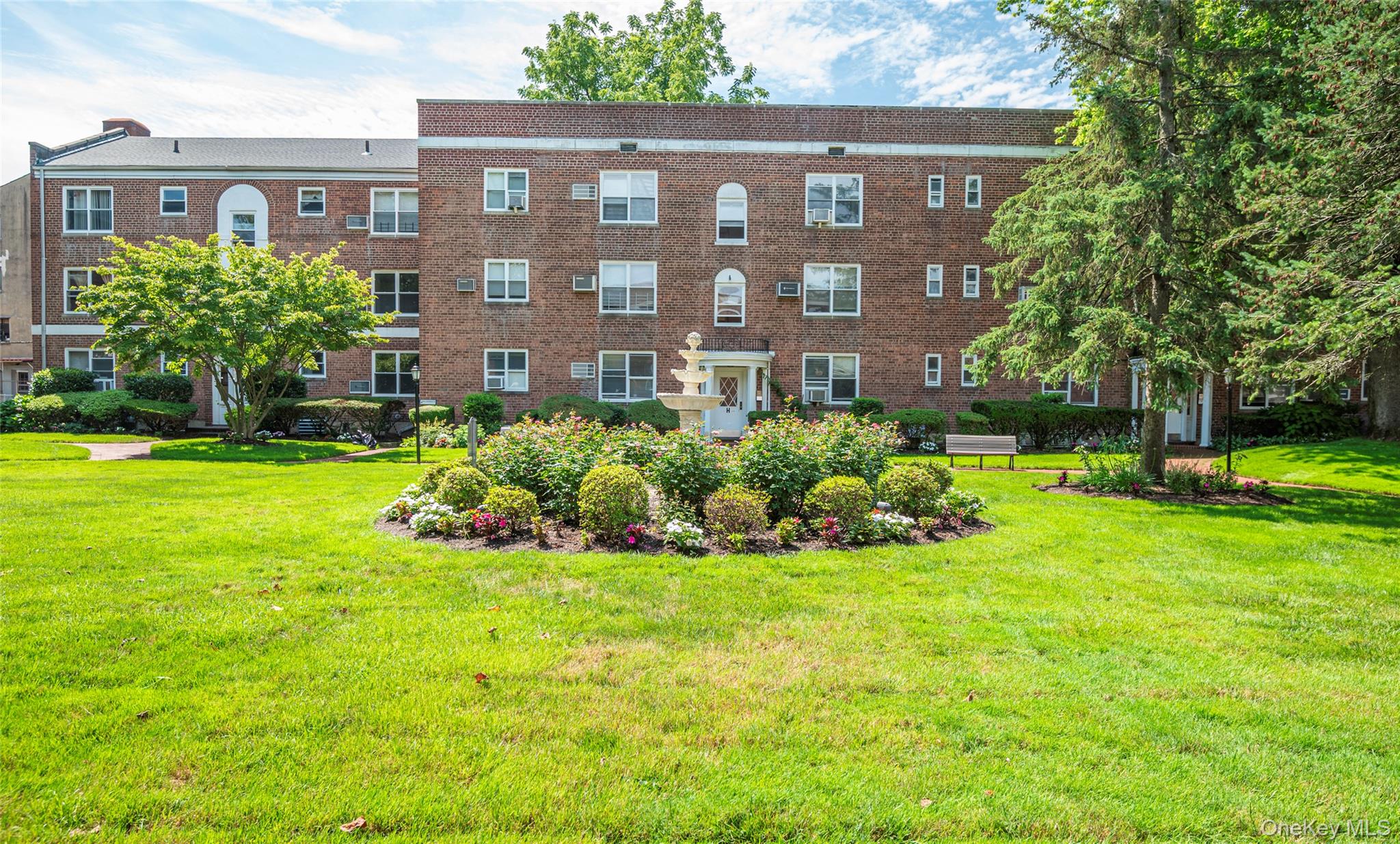 221 Middle Neck Road Unit G5, Great Neck NY 11021