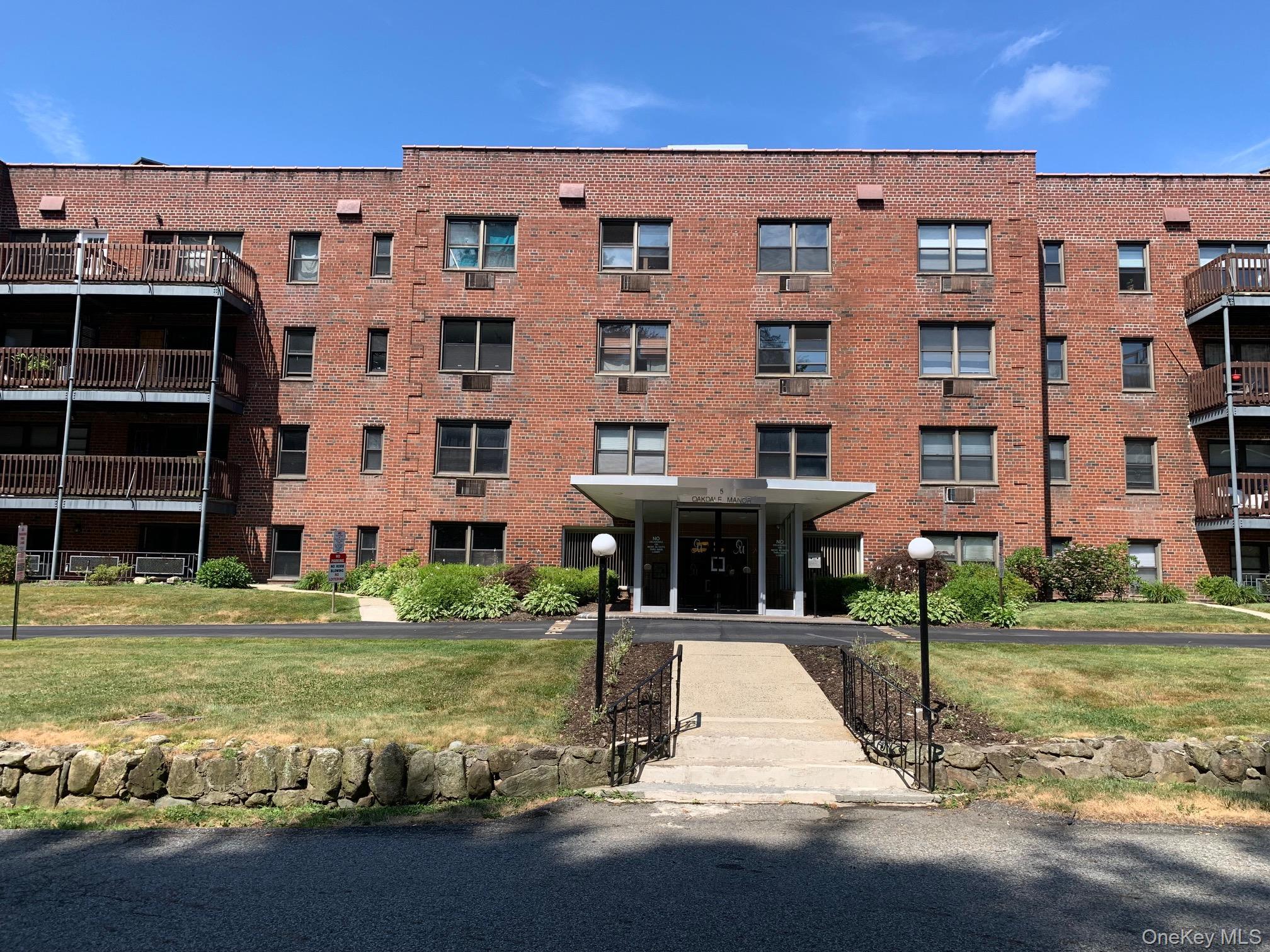 5 Oakdale Manor Unit L22, Suffern NY 10901