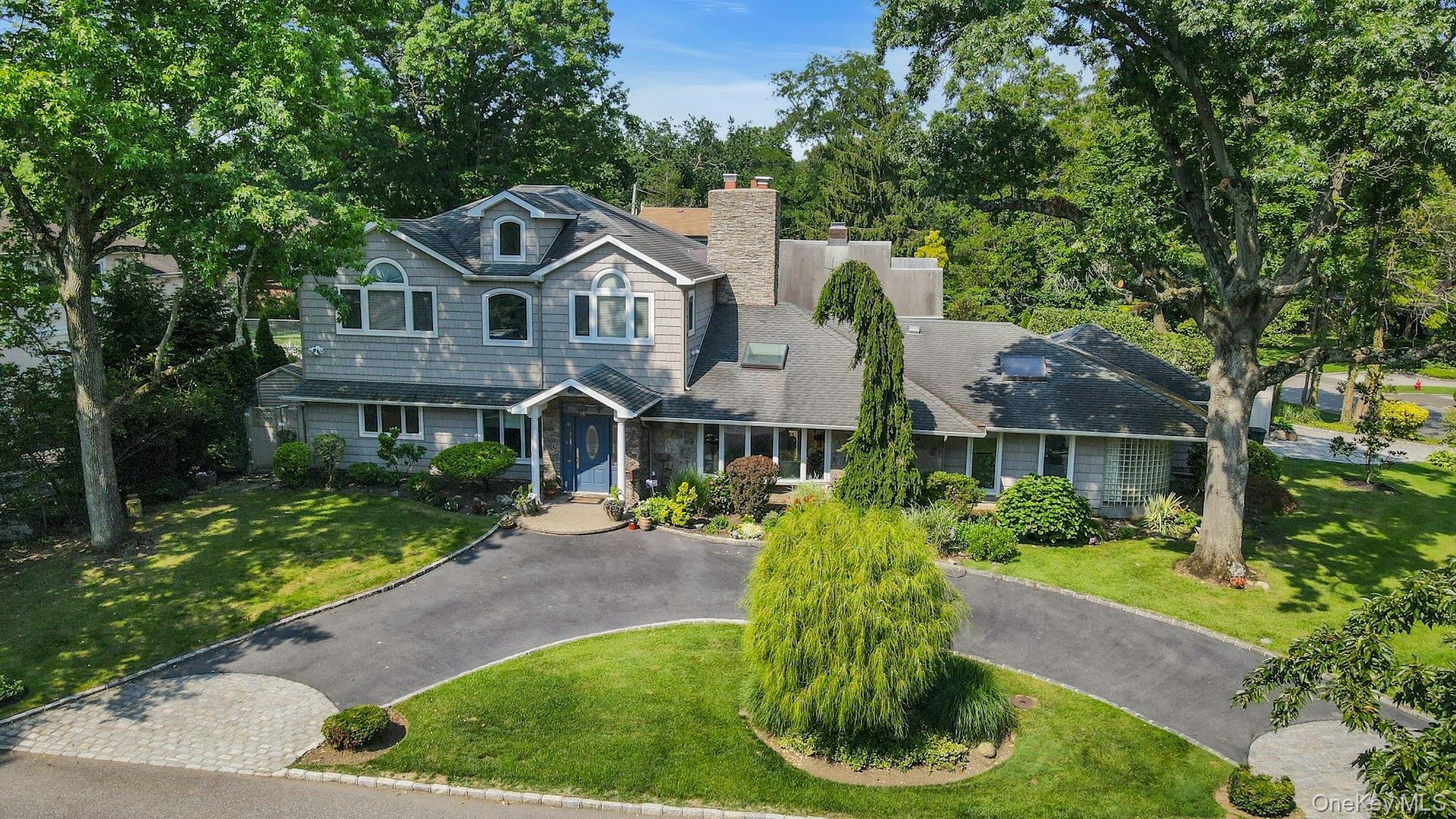 18 Regent Place, Roslyn NY 11576