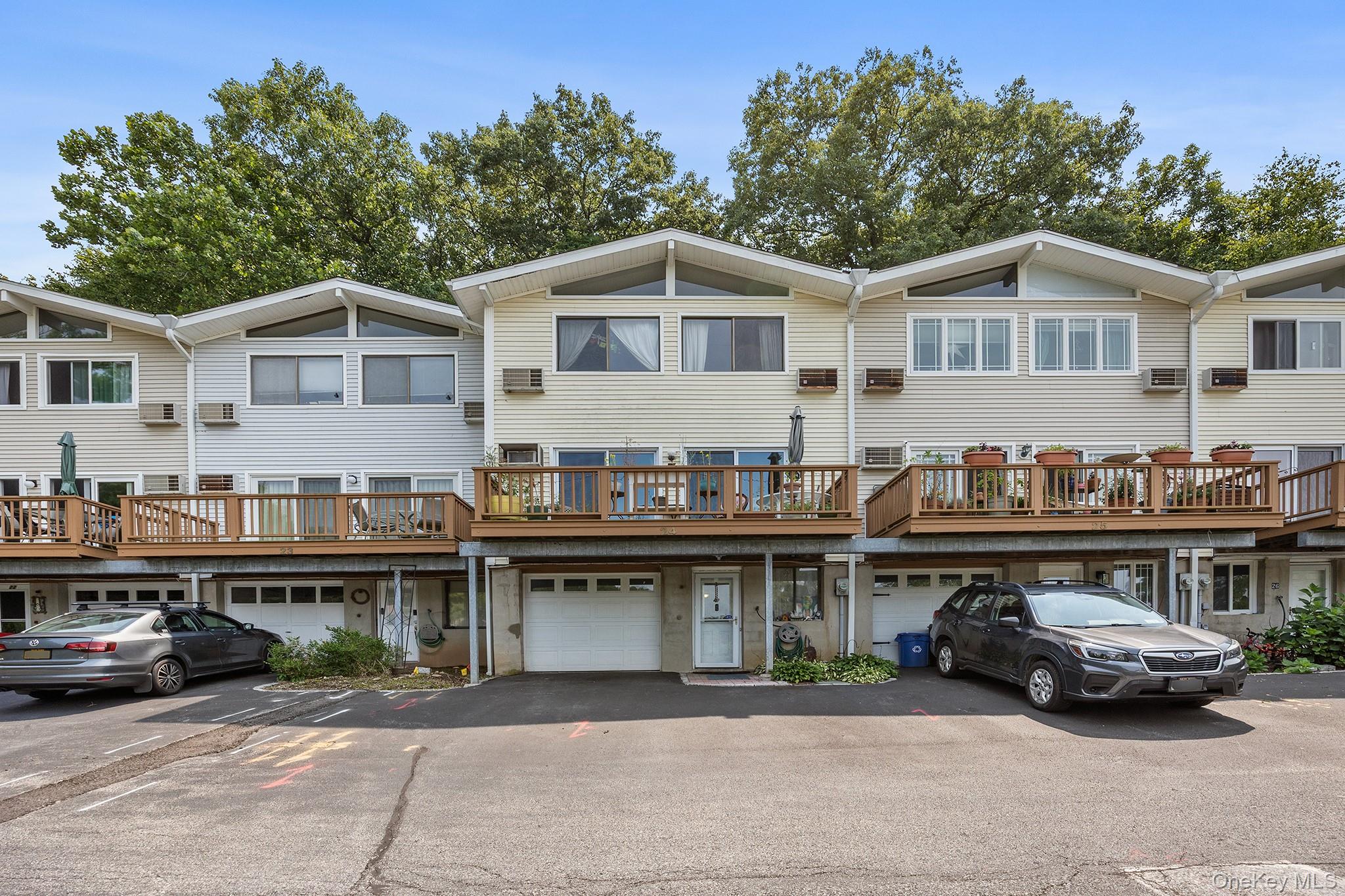 24 Scenic Circle Unit 24, Croton-on-Hudson NY 10520