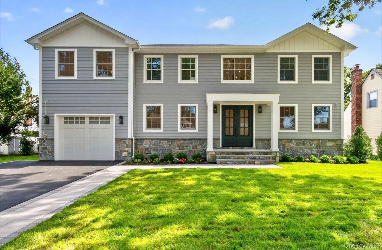 15 Glen Road, Garden City NY 11530