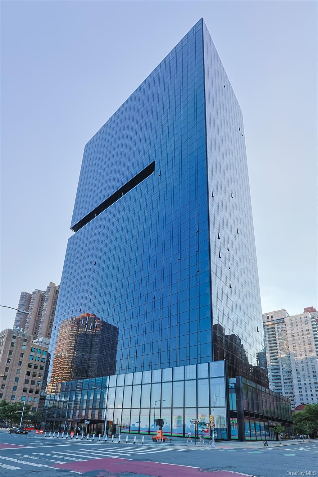685 1st Avenue Unit 31F, Manhattan NY 10016
