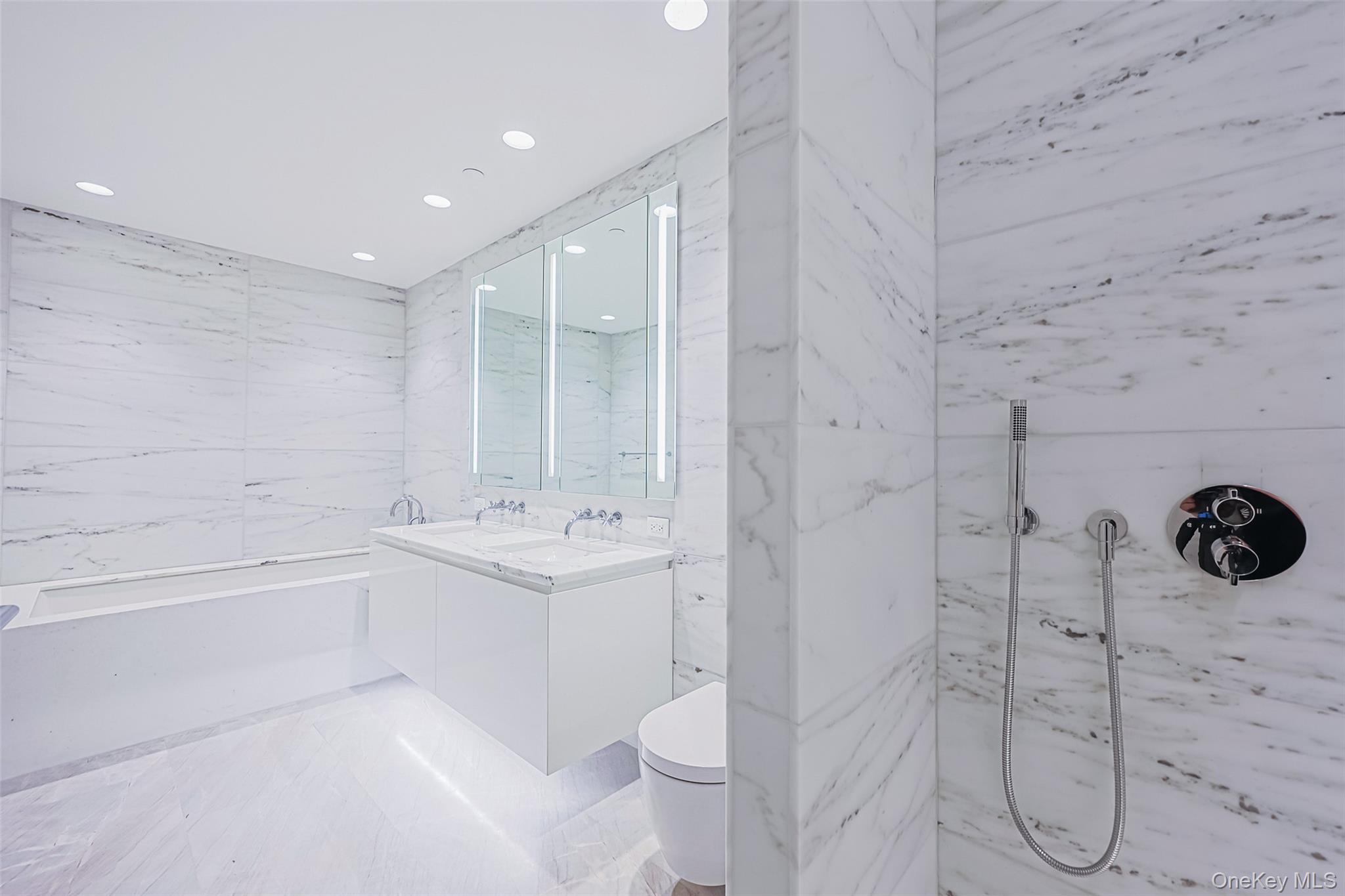 685 1st Avenue Unit 31F, Manhattan NY 10016