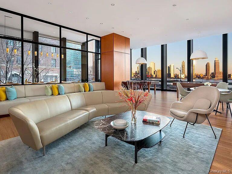 685 1st Avenue Unit 31F, Manhattan NY 10016