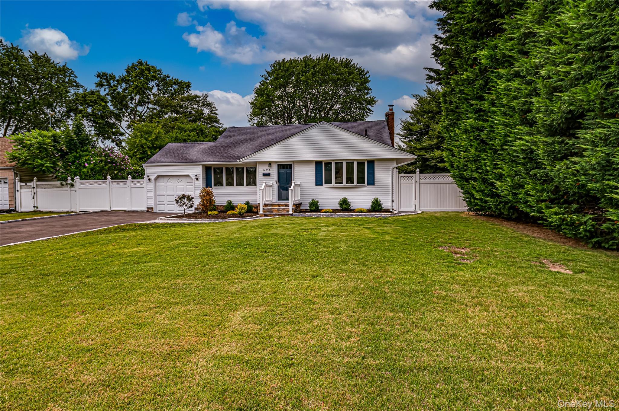696 Peter Paul Drive, West Islip NY 11795