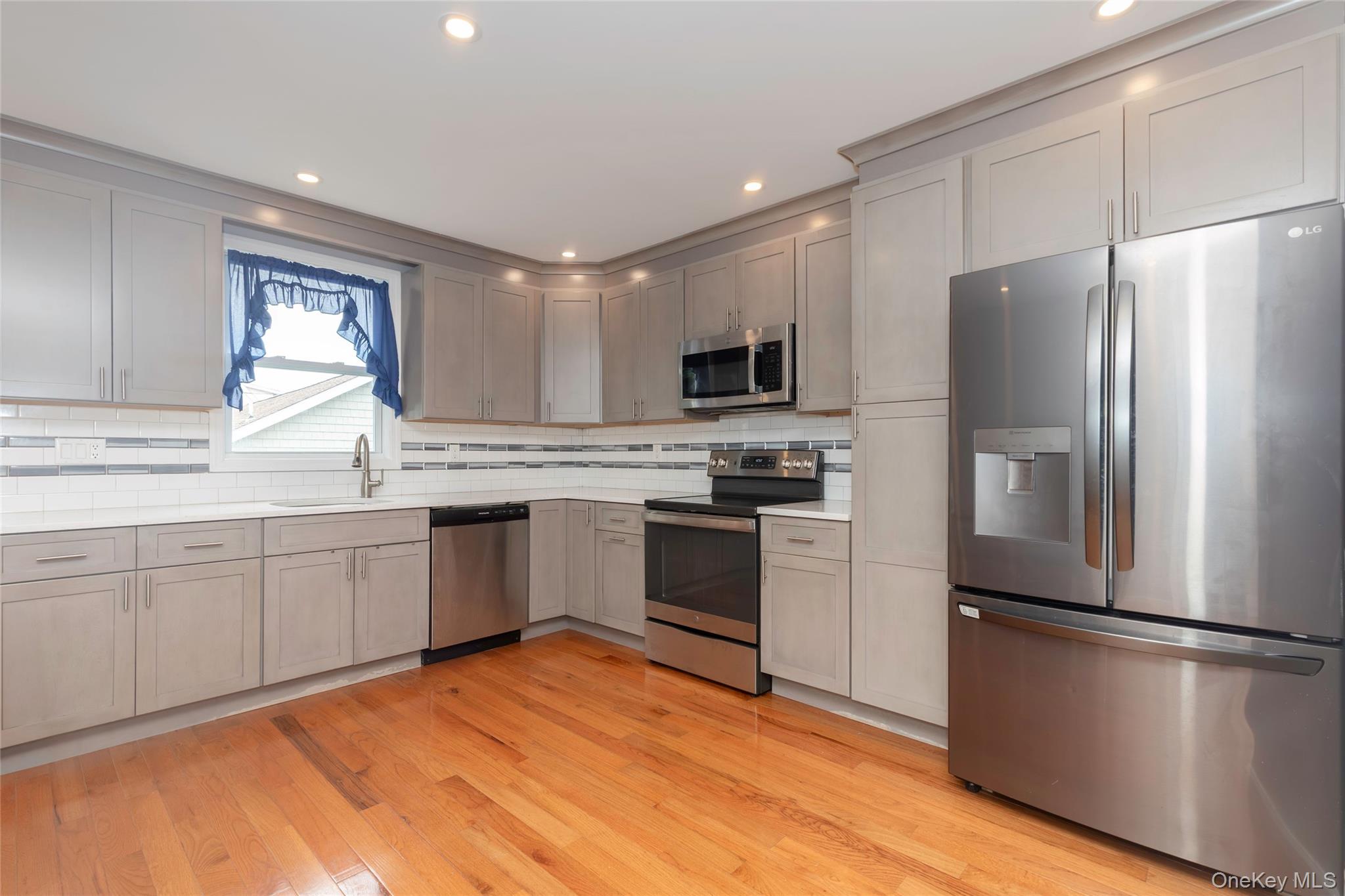 72 Edgewater Park Drive Unit 72C, Bronx NY 10465