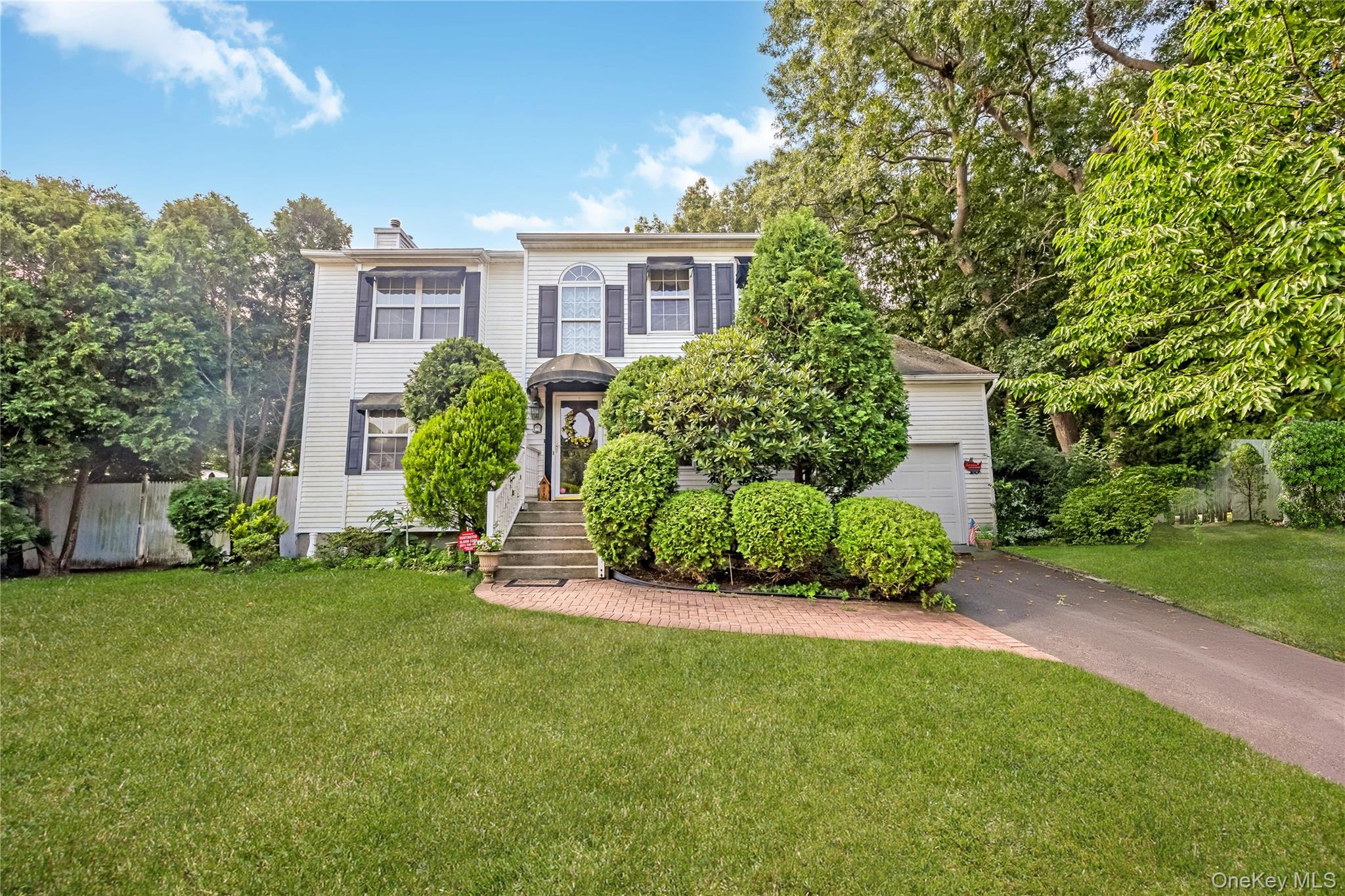 10 Gaetano Lane, Coram NY 11727